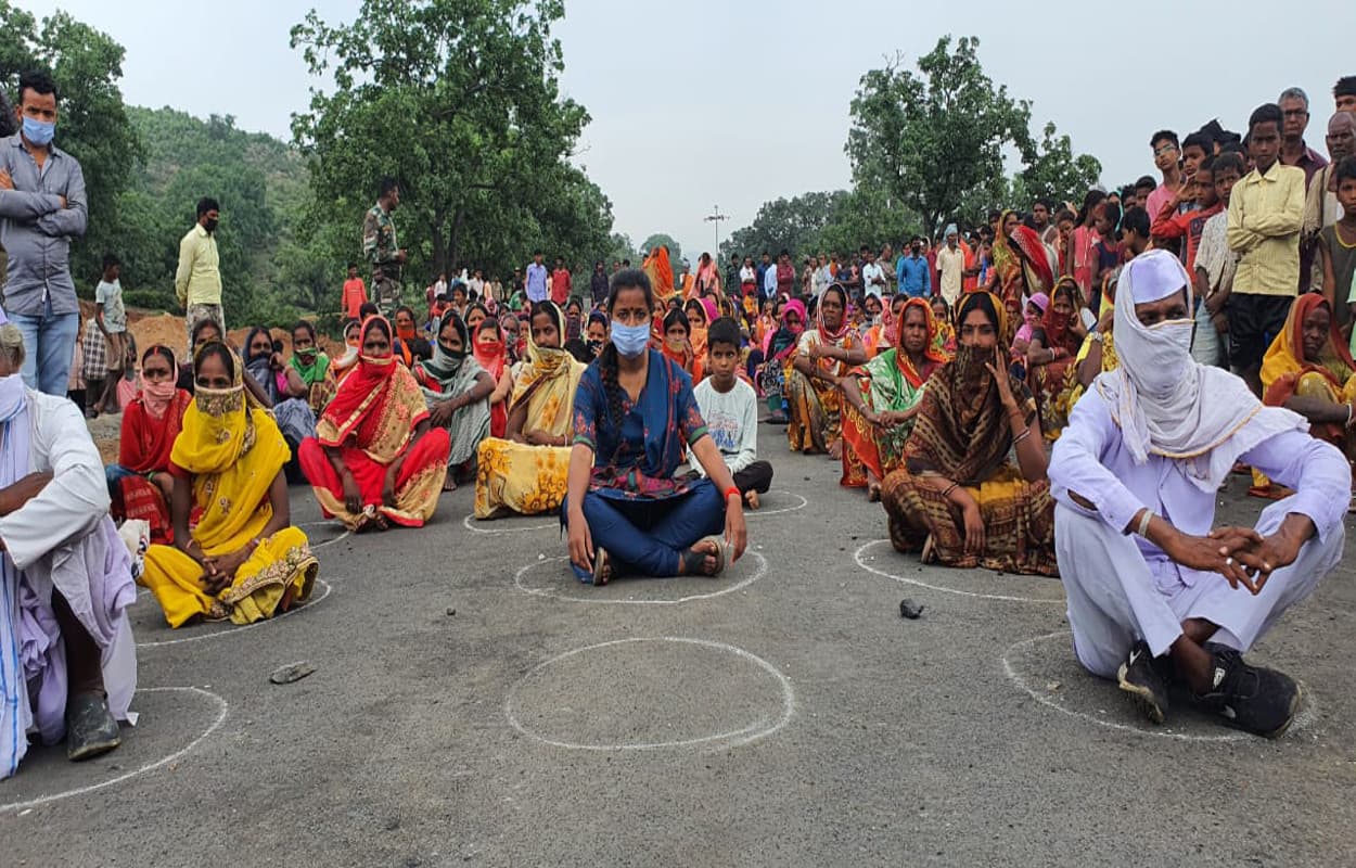 बड़कागांव के विस्थापितों और रैयतों के लिए विधायक अंबा प्रसाद ने शुरू किया रोजगार सत्याग्रह