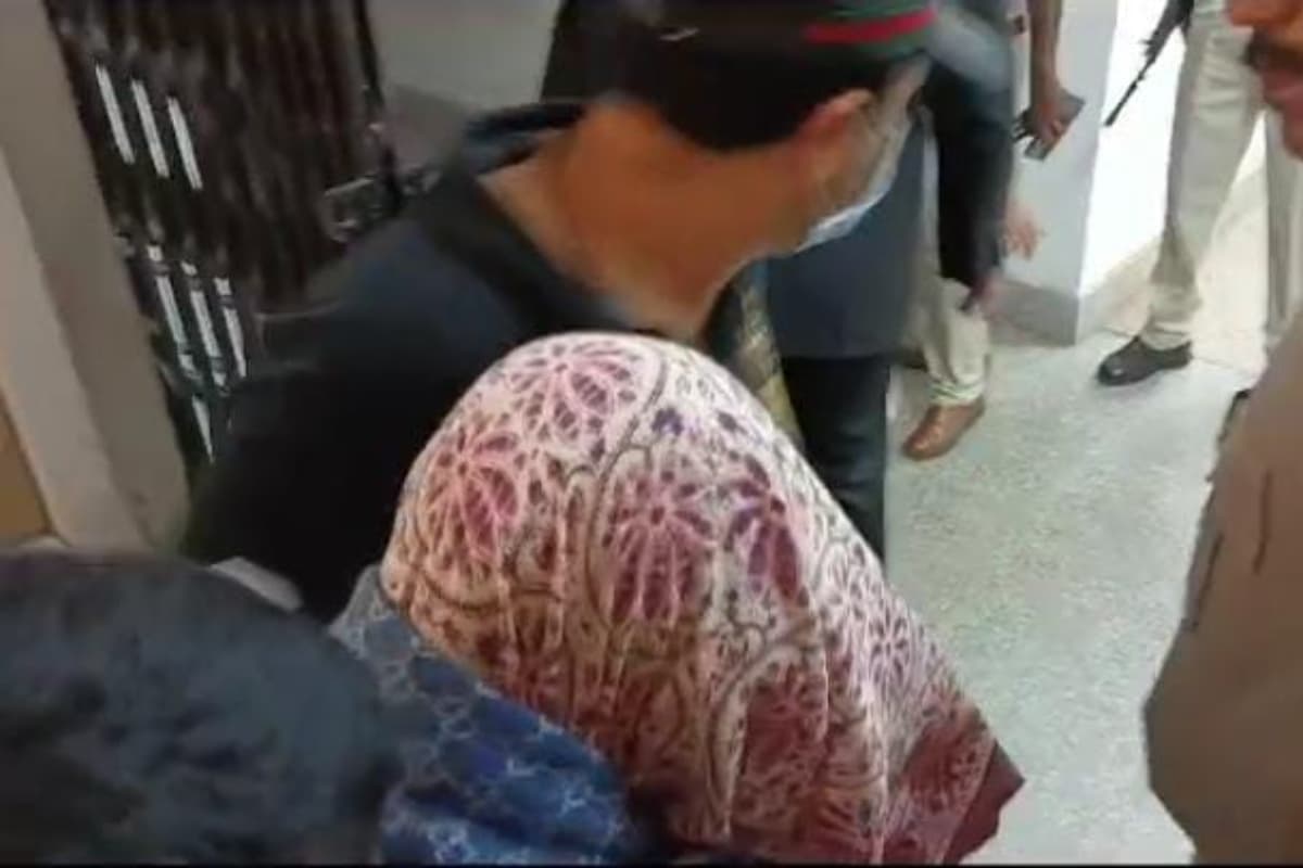 रांची के प्रोड्यूसर से धोखाधड़ी मामले में बुरी फंसी गदर फेम अमीषा पटेल, अब फेस करना होगा ट्रायल