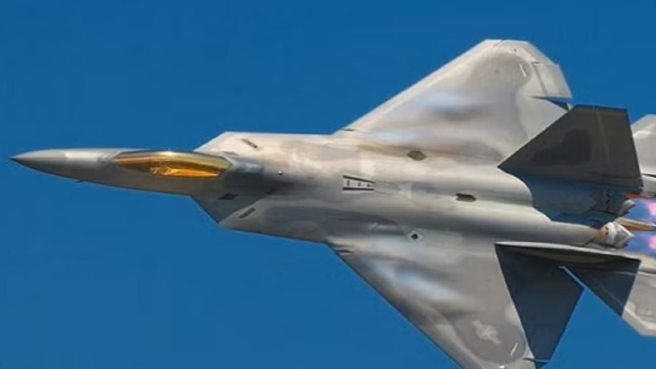 Balloon Row: अमेरिकी एयरफोर्स ने एक हफ्ते के अंदर मार गिराया चौथा फ्लाइंग ऑब्जेक्ट, UFO में लटके हुए थे कई तार