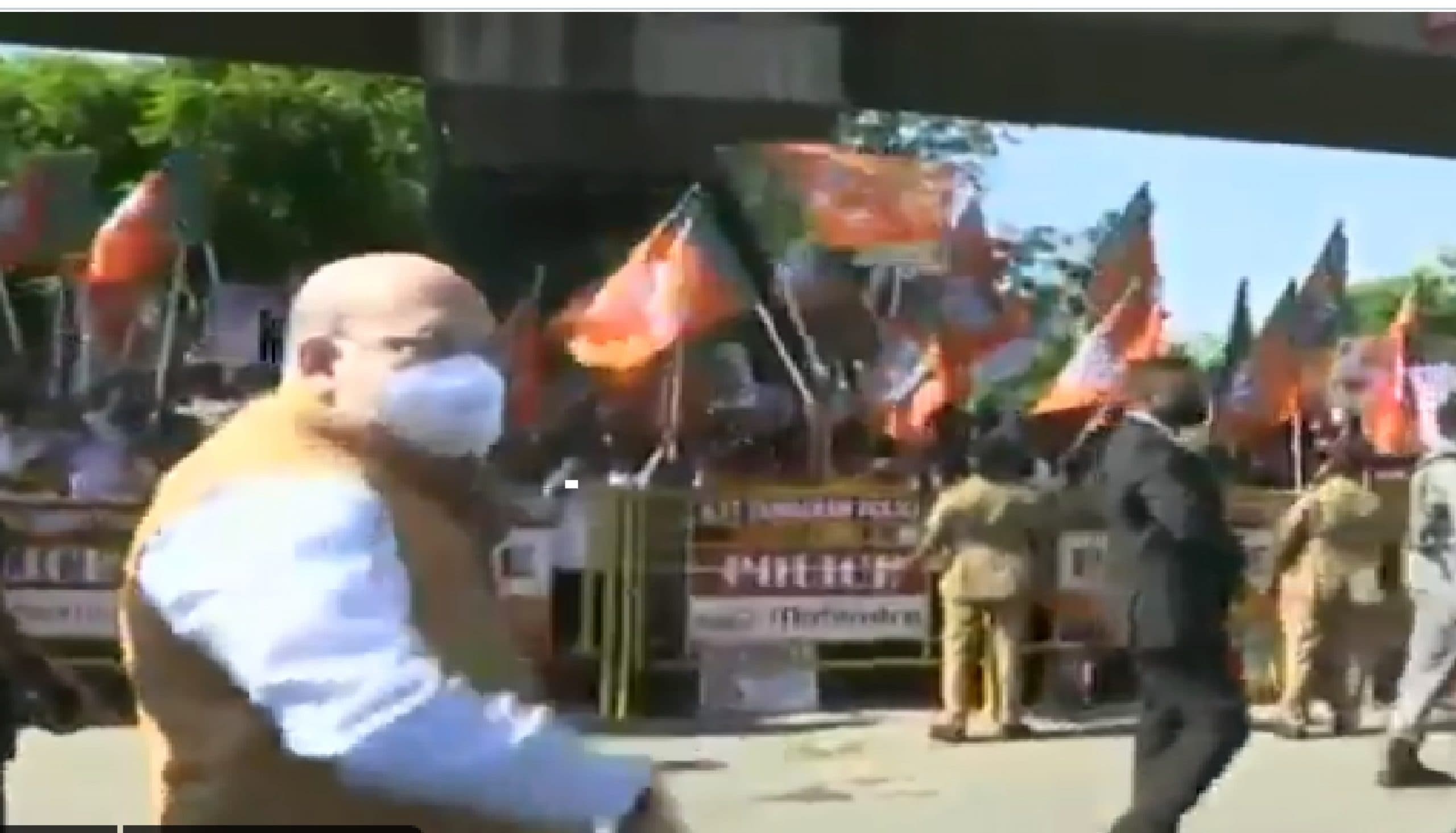 जब प्रोटोकॉल तोड़ अचानक पैदल चल पड़े गृहमंत्री अमित शाह, VIDEO