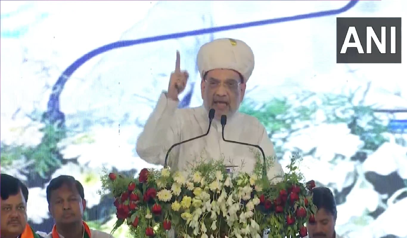 महाराष्ट्र में गरजे अमित शाह, कहा- कांग्रेस की गोद में बैठकर उद्धव ठाकरे ने बीजेपी को दिया धोखा