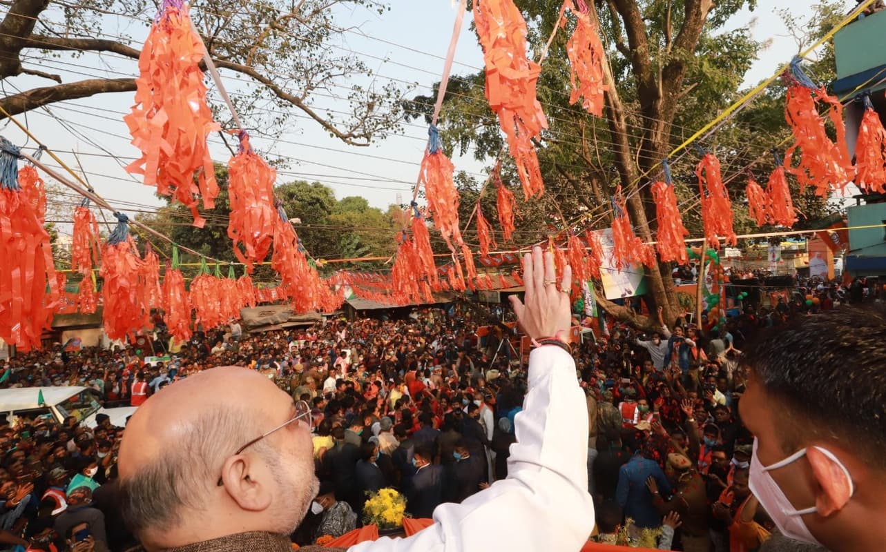 ‍‍Amit Shah In Bengal : विकास के रास्ते से भटक गया है बंगाल, बोलपुर के रोड शो में बोले अमित शाह, देखें VIDEO