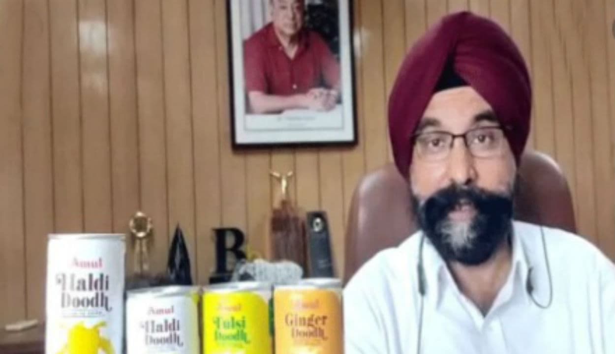 कोरोना से लड़ने के लिए अमूल ला रहा तुलसी-अदरक स्पेशल दूध, जानिए क्या होगी कीमत