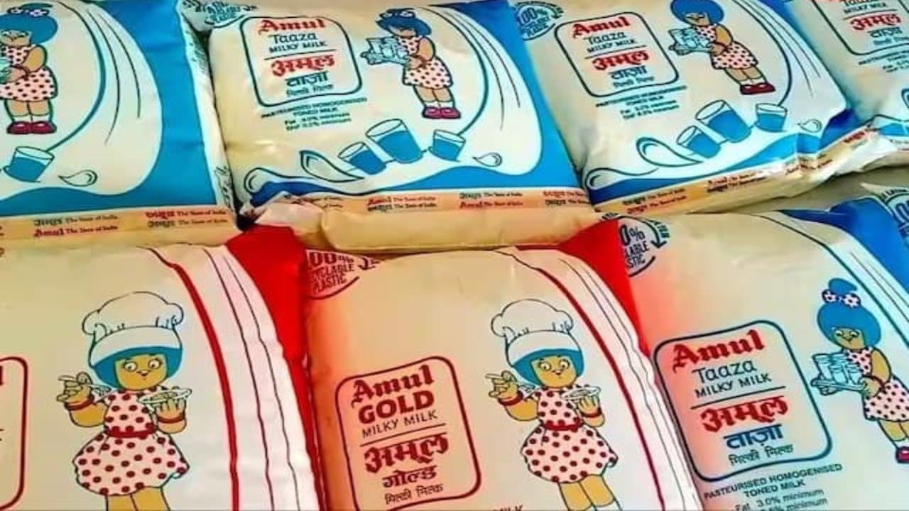 अमूल दूध की कीमतों में दो रुपये प्रति लीटर की फिर की बढ़ोतरी, जानें कितने बढ़े दाम