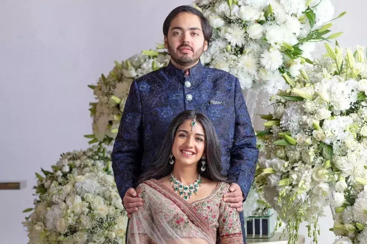 राधिका मर्चेंट से शादी करेंगे अनंत अंबानी, नाथद्वारा में श्रीनाथजी के मंदिर में हुआ रोका समारोह
