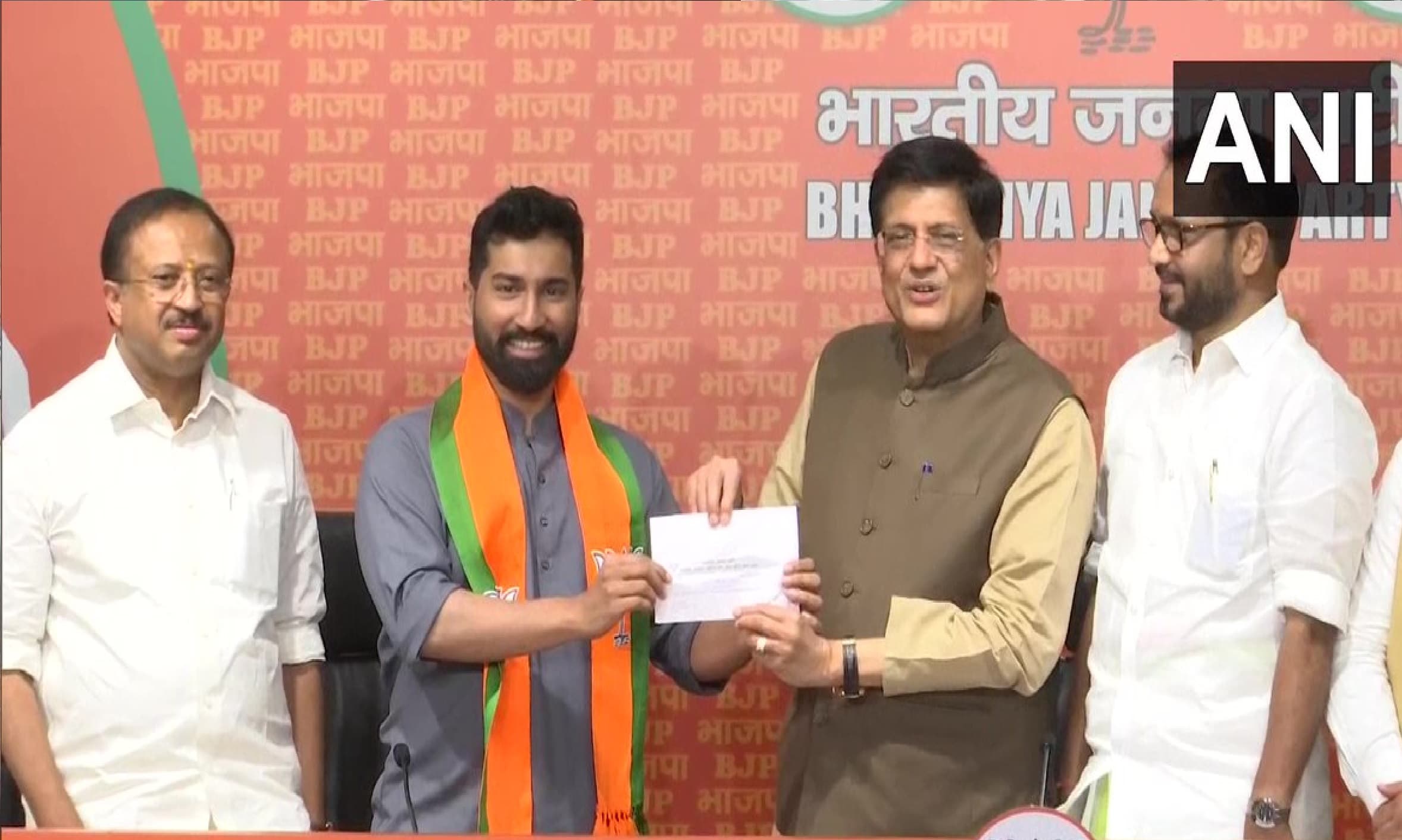 Anil Antony: बीजेपी में शामिल होने से दुखी ए के एंटनी के लिए बेटे अनिल ने कह दी बड़ी बात