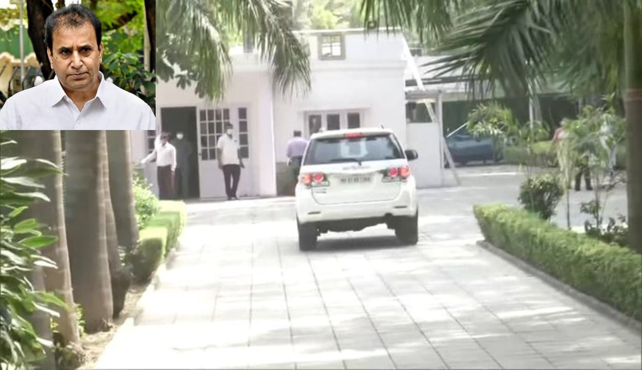 सचिन वाजे पर सियासी सरगर्मी तेज : दिल्ली में शरद पवार से मिले महाराष्ट्र के गृहमंत्री, खतरे में अनिल देशमुख की कुर्सी