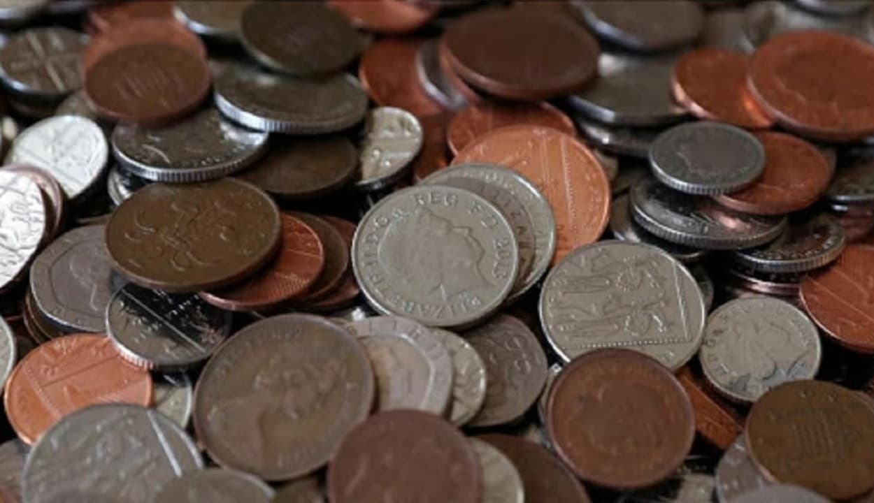 Antique coins news: 1 रुपये का ये सिक्का 1 मिनट में आपको दिला सकता है 9 लाख, जानिए क्या है पैसा कमाने का तरीका