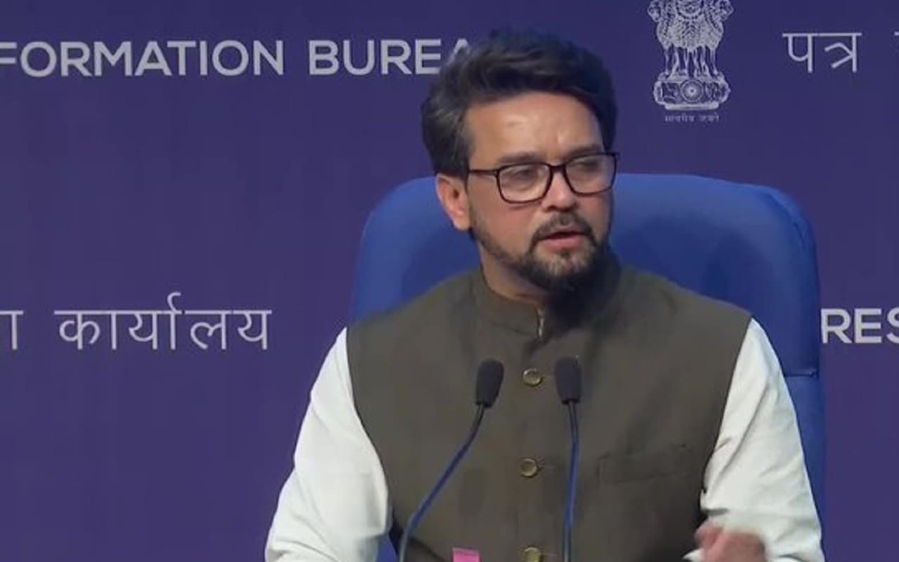 अनुराग ठाकुर ने पहलवानो को फिर दिलाया भरोसा, कहा – रेसलरों को दिए सभी आश्वासन पूरे करेगी सरकार