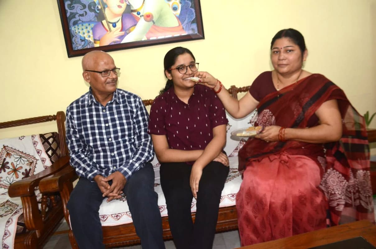 JEE Advanced 2020 Topper: धनबाद की अनुष्का देश में 177वां रैंक लाकर बनी झारखंड की स्टेट टॉपर