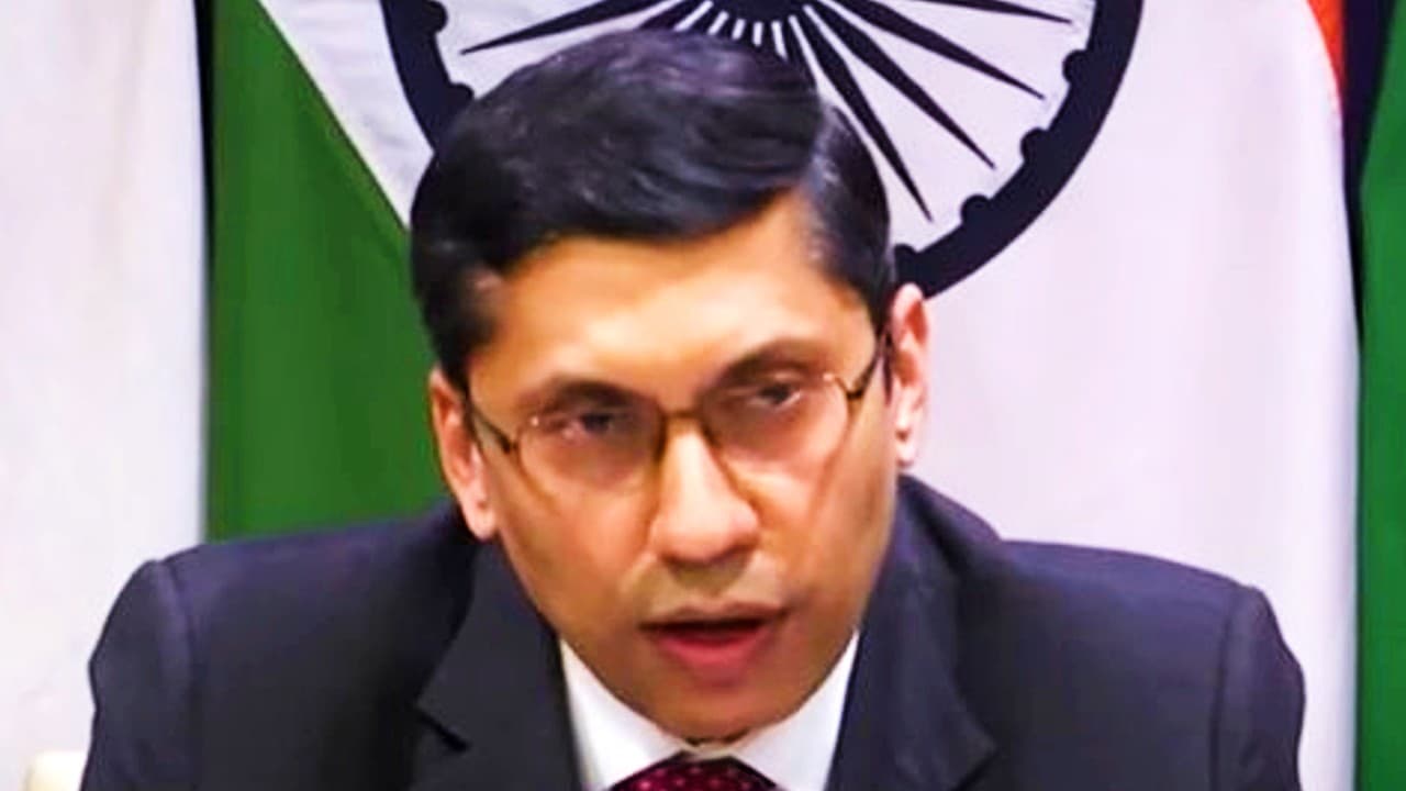 भारतीय नागरिकों को अभी यूक्रेन से एयरलिफ्ट करने की कोई योजना नहीं, विदेश मंत्रालय का बयान