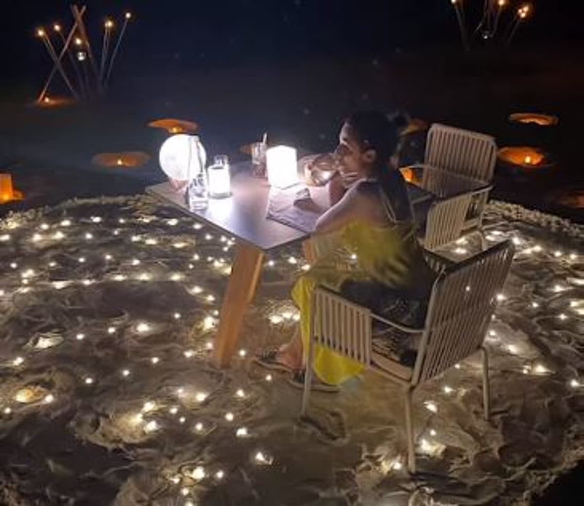 अर्जुन कपूर ने समुंदर किनारे दिल बनाकर लेडी लव मलाइका को दिया सरप्राइज, दोनों की रोमांटिक वीडियो वायरल