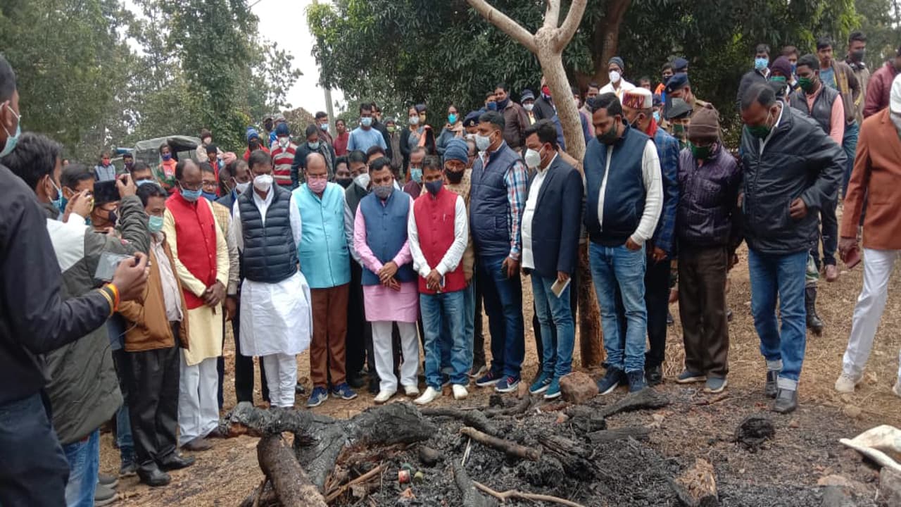 सिमडेगा मॉब लिंचिंग मामले में केंद्रीय मंत्री का सरकार पर निशाना, कहा- राज्य में प्रशासन तंत्र विफल सिमडेगा मॉब लिंचिंग मामले में केंद्रीय मंत्री का सरकार पर निशाना, कहा- राज्य में प्रशासन तंत्र विफल