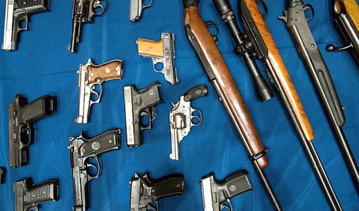 Arms License: बिहार में इन लोगों का रद्द होगा लाइसेंस, हथियारों पर अब तक का सबसे बड़ा एक्शन