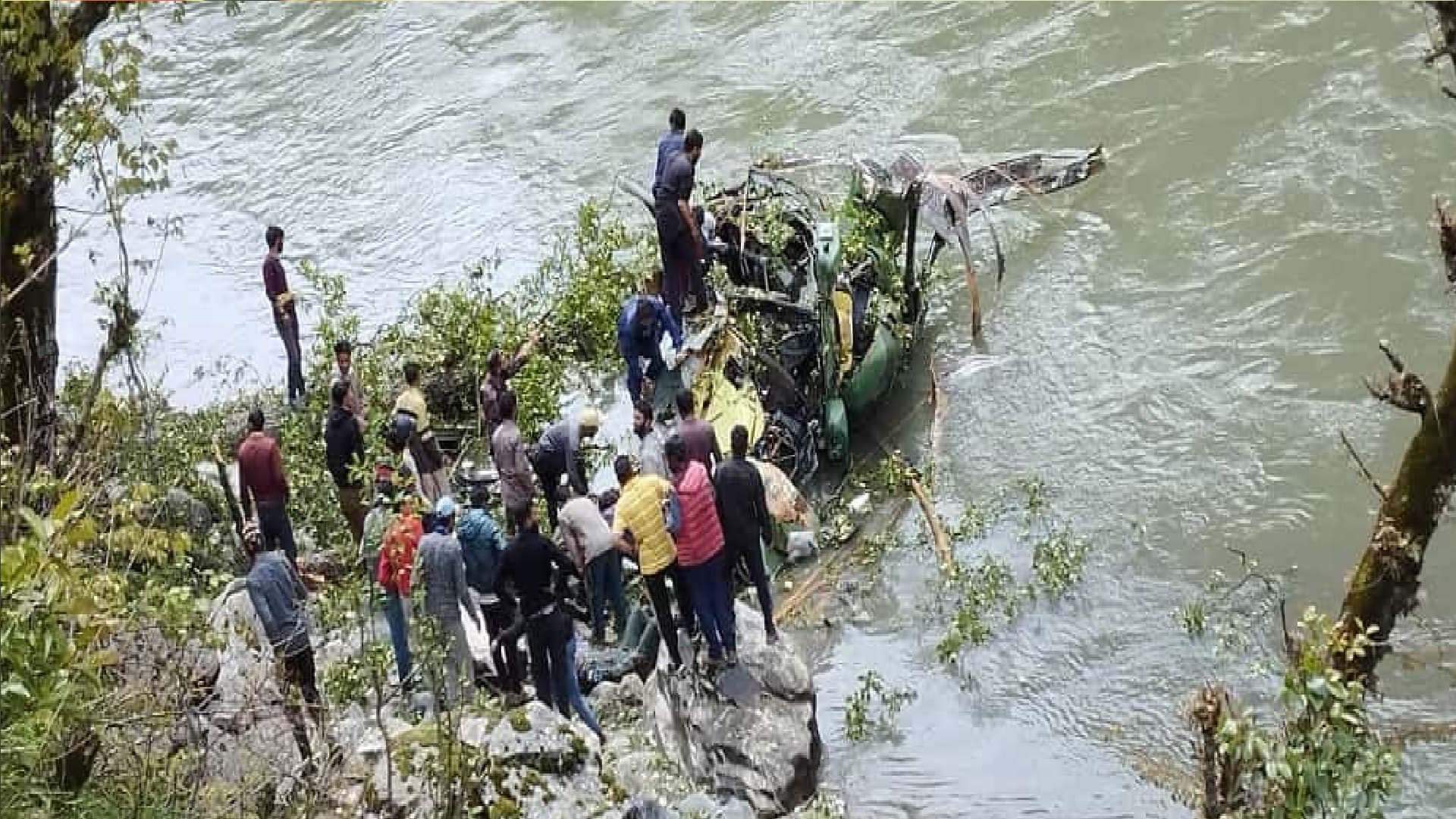 सेना का हेलीकॉप्टर किश्तवाड़ में दुर्घटनाग्रस्त, तकनीशियन की पब्बल्ला अनिल शहीद, दो पायलट घायल