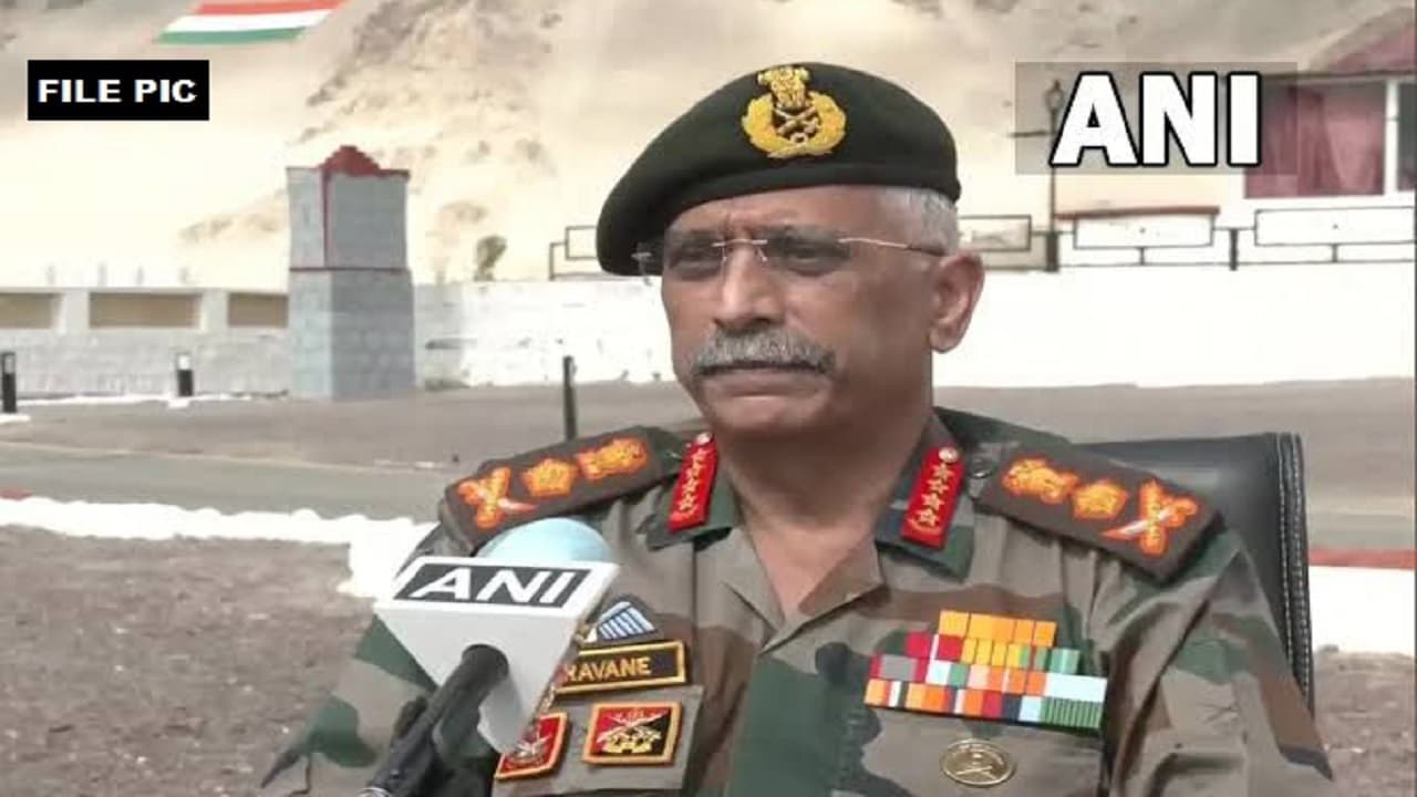 India News: रक्षा संबंधों को मजबूत करने तीन दिन के दौरे पर सिंगापुर पहुंचे सेना प्रमुख जनरल मनोज एम नरवणे