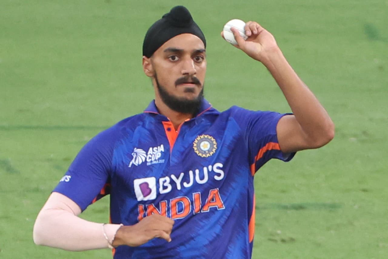 India vs Sri Lanka: अर्शदीप सिंह ने दूसरे टी20 में पांच नो बॉल फेंककर अपने नाम किया यह शर्मनाक रिकॉर्ड