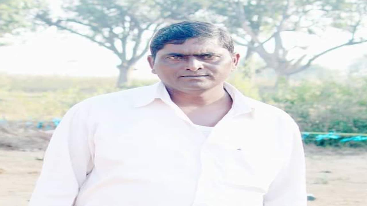 सरायकेला के गम्हरिया क्षेत्र में धान बिक्री के पैसे के लिए लैम्पस का चक्कर लगा कर बीमार पड़े किसान, इलाज के अभाव में हुई मौत