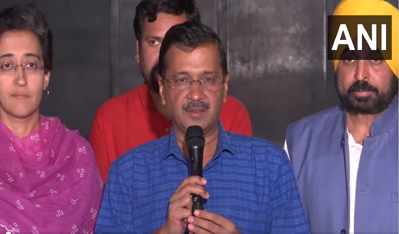 Arvind Kejriwal की पत्नी सुनीता केजरीवाल को नहीं दी गई आमने-सामने मुलाकात की इजाजत, AAP का आरोप-जेल में हो रहा अमानवीय व्यवहार