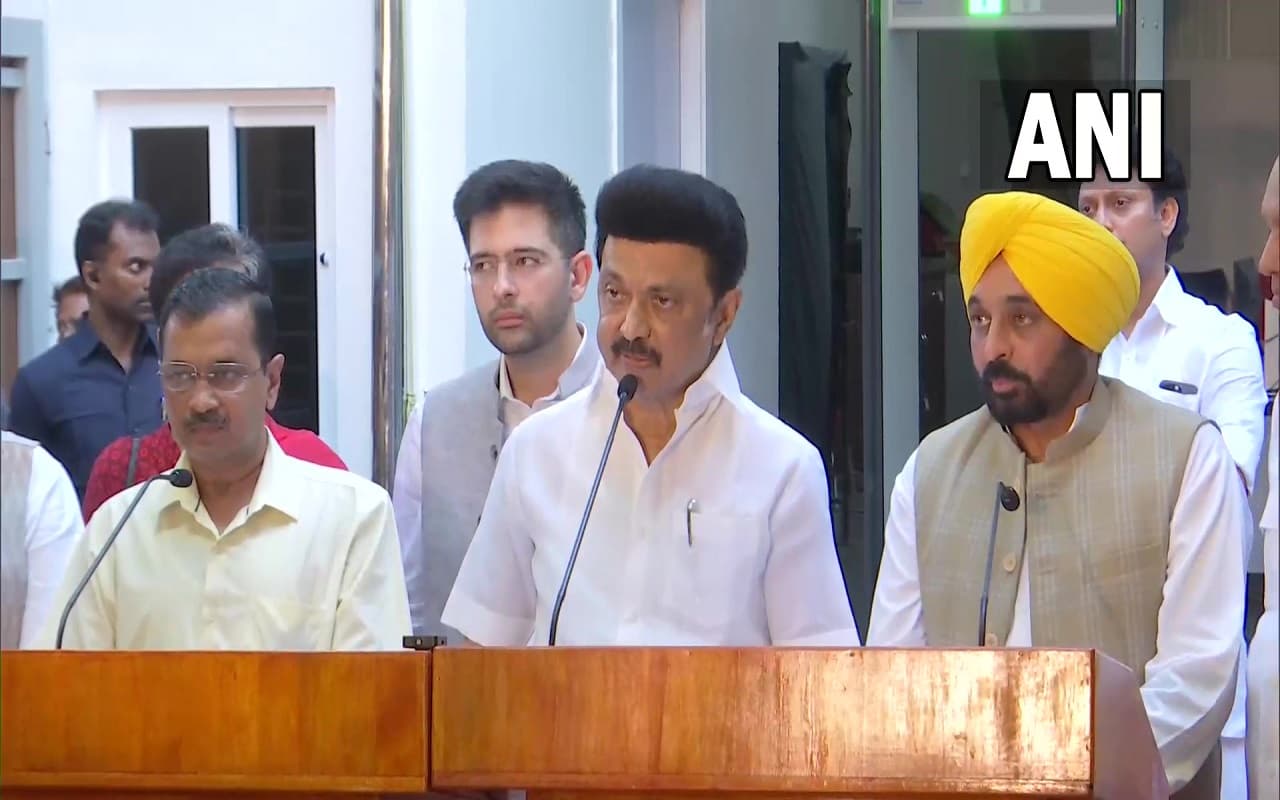 केंद्र के अध्यादेश के खिलाफ अरविंद केजरीवाल को मिला स्टालिन का साथ, बोले- DMK 'आप' के साथ