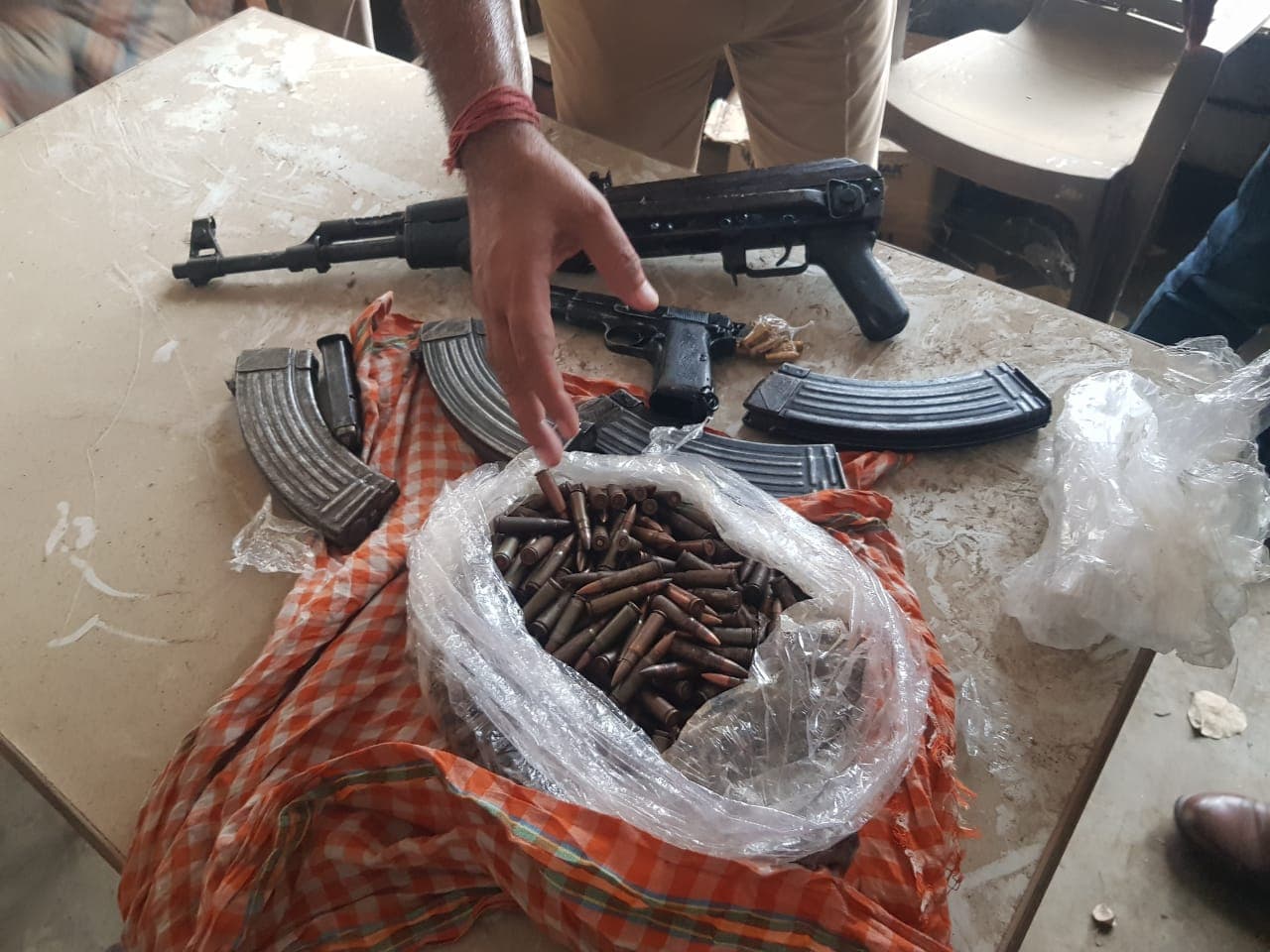पूर्व बाहुबली विधायक विजय मिश्र के पेट्रोल पंप से एक AK-47, एक पिस्टल और भारी मात्रा में कारतूस बरामद