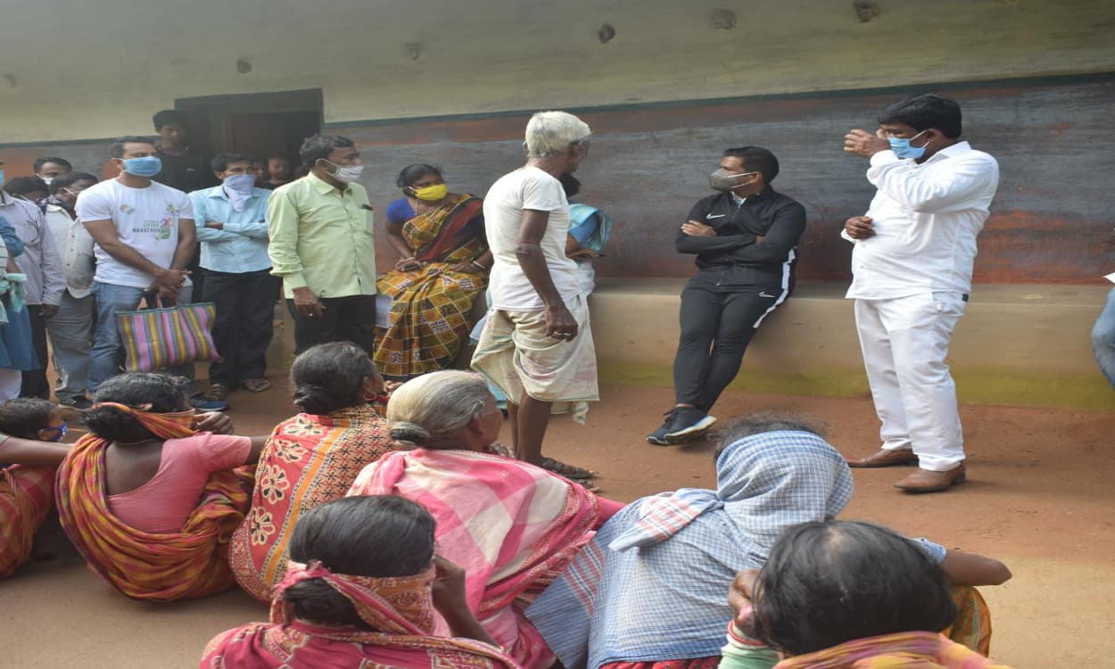 3 गांवों का दौरा कर ग्रामीणों से रूबरू हुए जिला शासक, कई समस्याओं का ऑन द स्पॉट किया हल