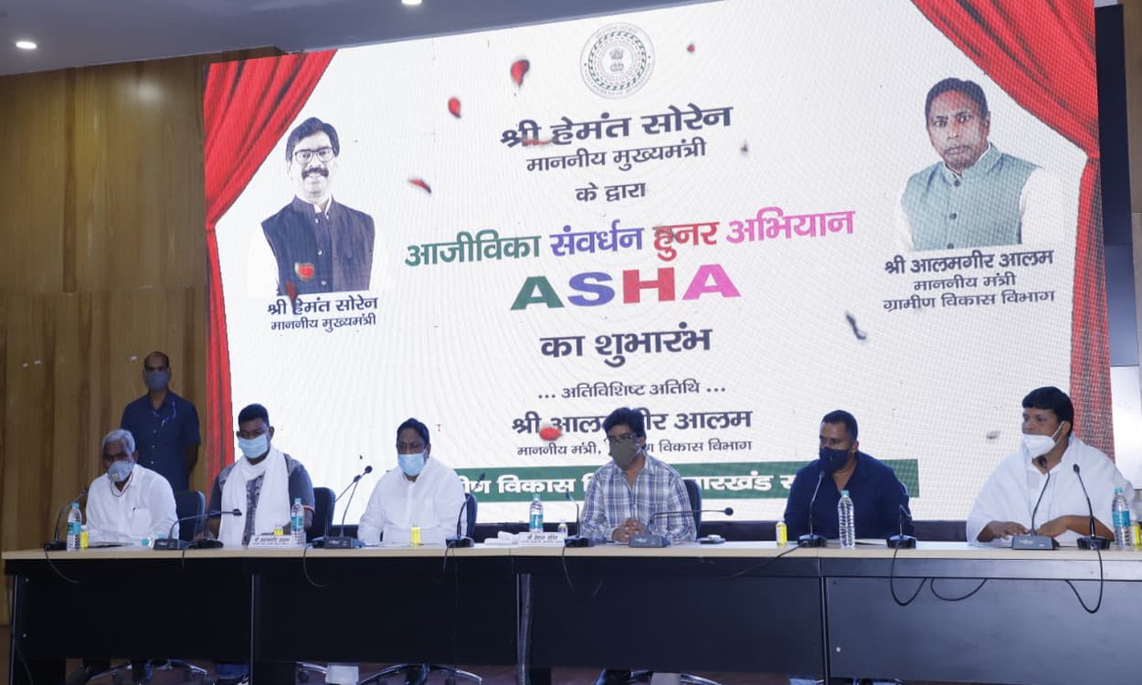 ग्रामीण महिलाओं को रोजगार से जोड़ना सरकार की प्राथमिकता - हेमंत सोरेन