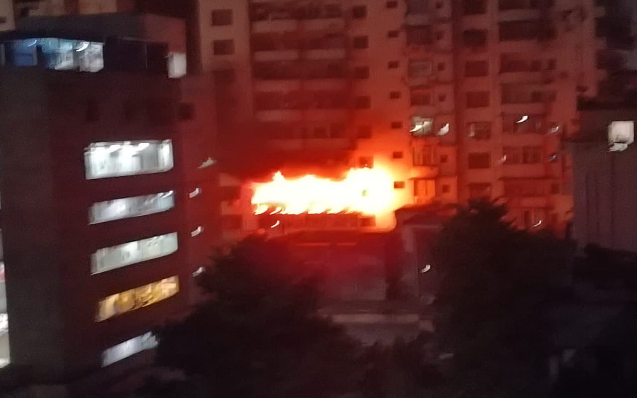 धनबाद के आशीर्वाद टावर में भीषण अगलगी, महिला और बच्ची सहित 14 लोगों की मौत, CM ने जताया शोक, देखें Video