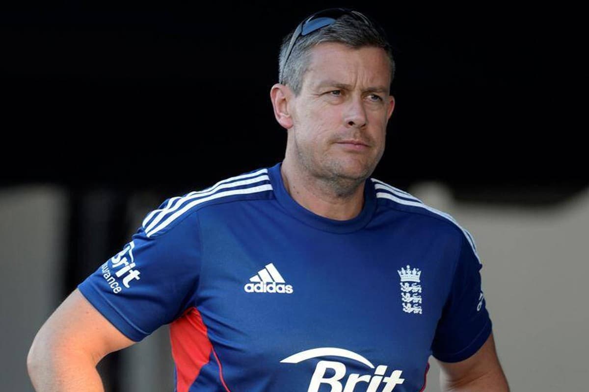 एशेज में ऑस्ट्रेलिया से शर्मनाक हार के बाद इंग्लैंड टीम के प्रबंध निदेशक एशले जाइल्स ने छोड़ा पद