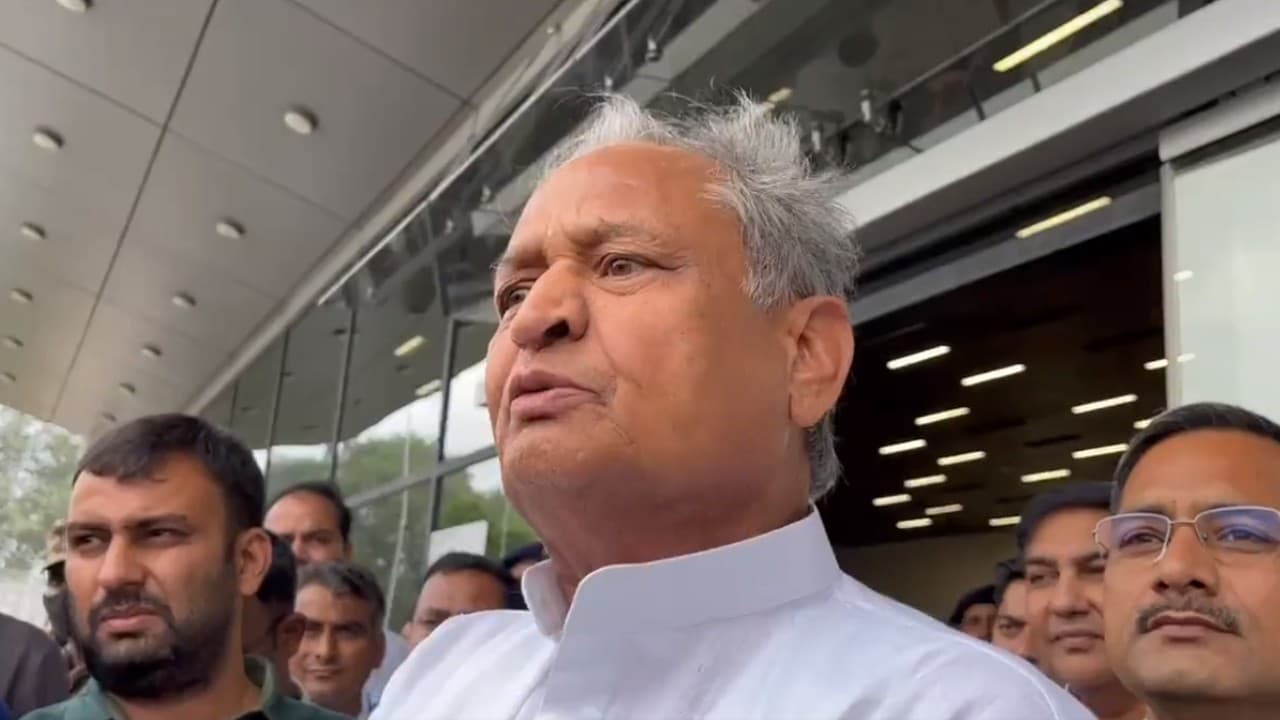 Explainer: मुख्यमंत्रियों को बदलने में माहिर है कांग्रेस, अशोक गहलोत ने खुर्राटों की चाल पर फेरा पानी