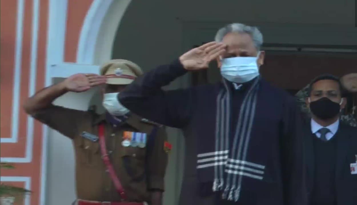 सीएम अशोक गहलोत ने किया कटाक्ष, बोले - कांग्रेस छोड़ने का फैसला लेने वालों का स्वागत और आने वाले का भी