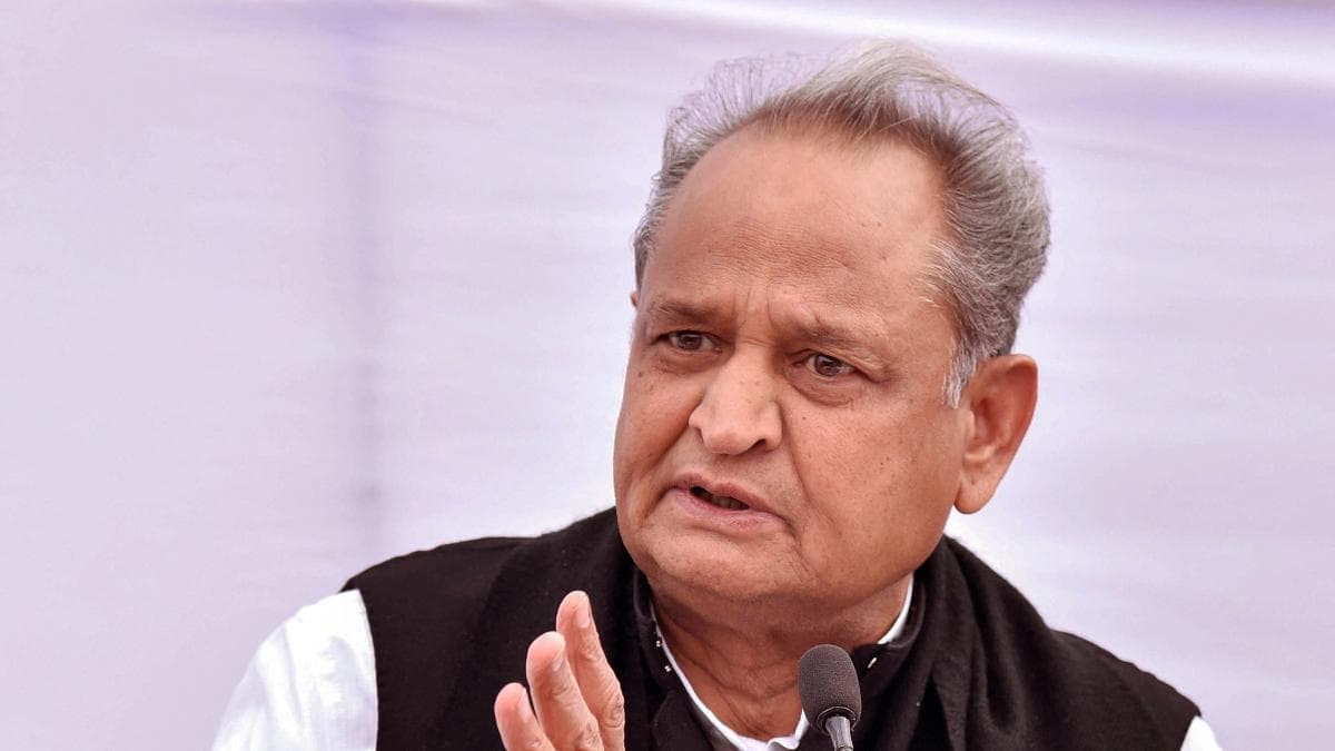 कोरोना वायरस से जंग के लिए सेना की मदद ले सकती है राजस्थान की अशोक गहलोत सरकार