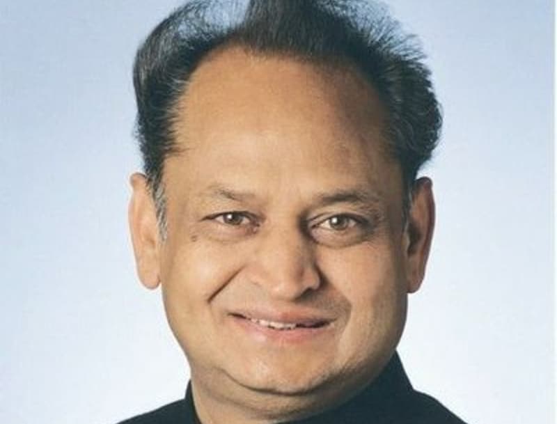 अशोक गहलोत का बड़ा एलान : राजस्थान के किसी विश्वविद्यालय में इस वर्ष नहीं होगी परीक्षाएं, प्रमोट होंगे सभी विद्यार्थी