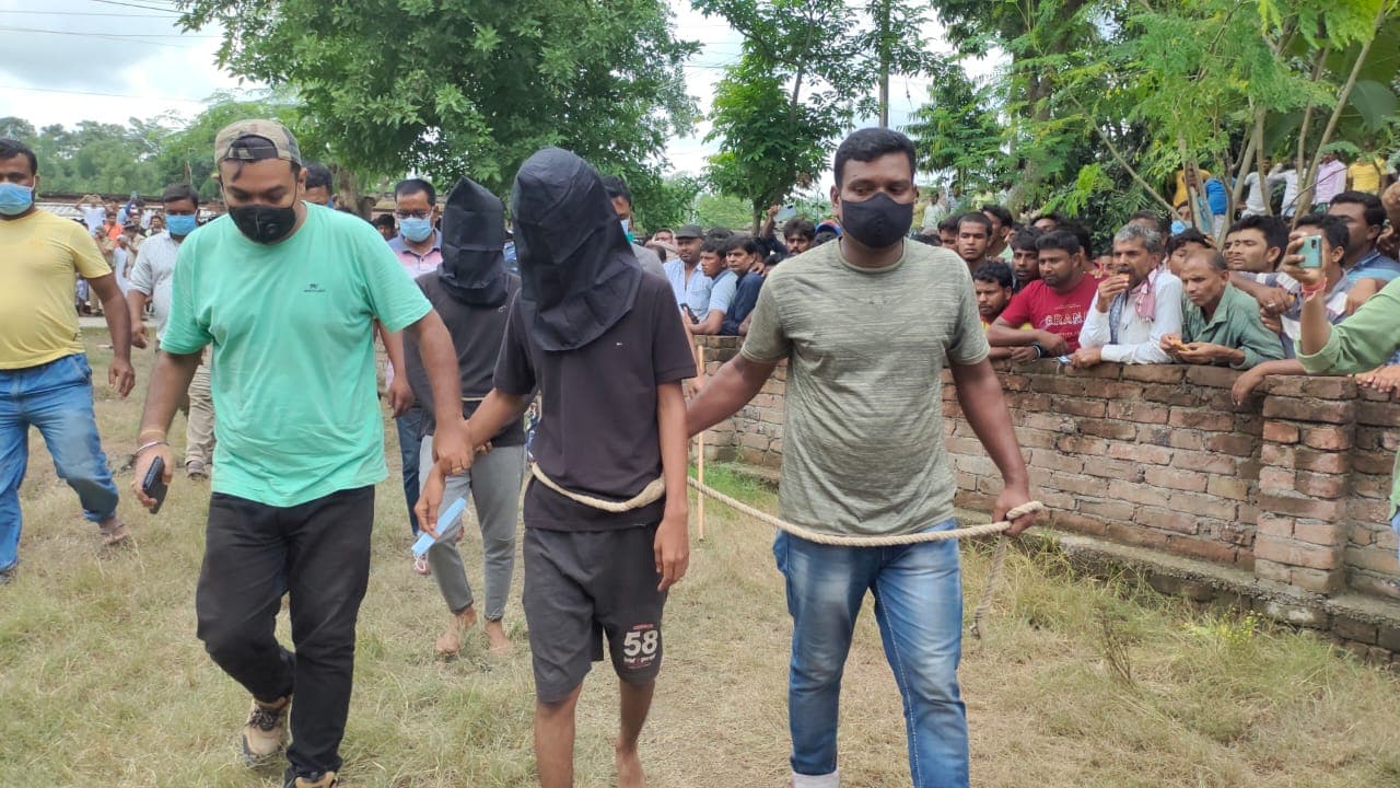 Malda Horror Show: बंगाल में 18 साल के लड़के ने कर दिया इतना बड़ा कांड, खौफनाक कहानी सुनकर पुलिस भी हैरान