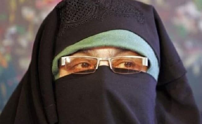 अलगाववादी नेता आसिया अंद्राबी पर लगा आतंकवाद और देशद्रोह का आरोप, दो महिला सहयोगी भी आरोपी, जानिए पूरा मामला