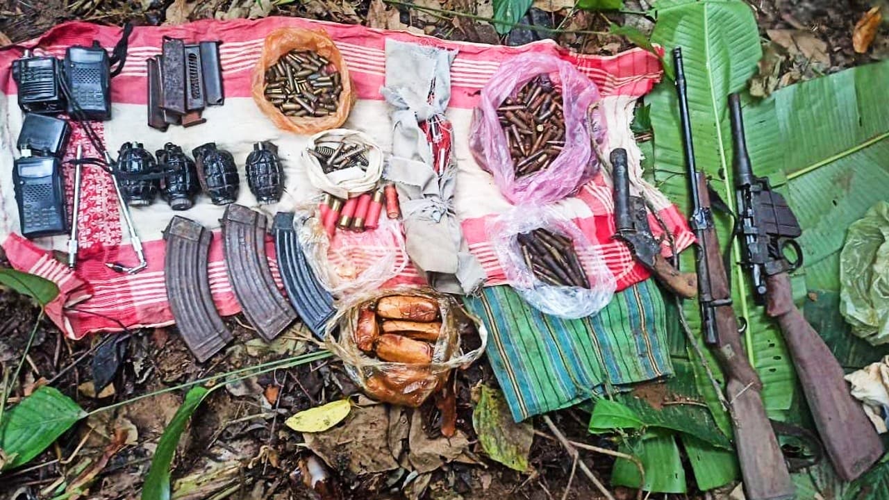 असम के जंगलों में मिले तबाही के सामान, ड्रग्स तस्करों को पकड़ने गयी पुलिस पर नगांव में हमला