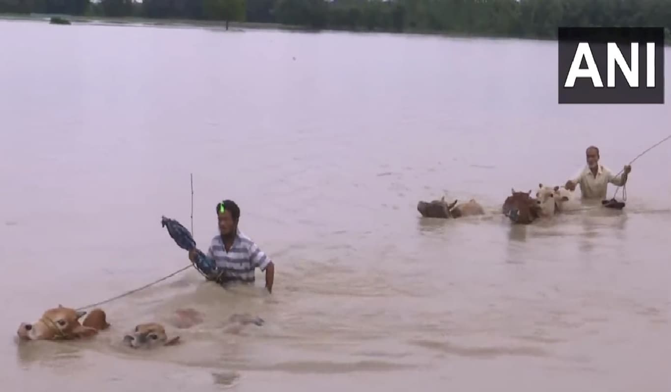 Assam Flood: असम में बाढ़ की स्थिति गंभीर, 108 गांव पानी में डूबे, 1.2 लाख लोग प्रभावित