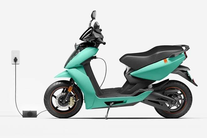 Charger Refund: ओला, एथर, हीरो, टीवीएस अपने EV ग्राहकों को रिफंड करेंगी चार्जर के पैसे