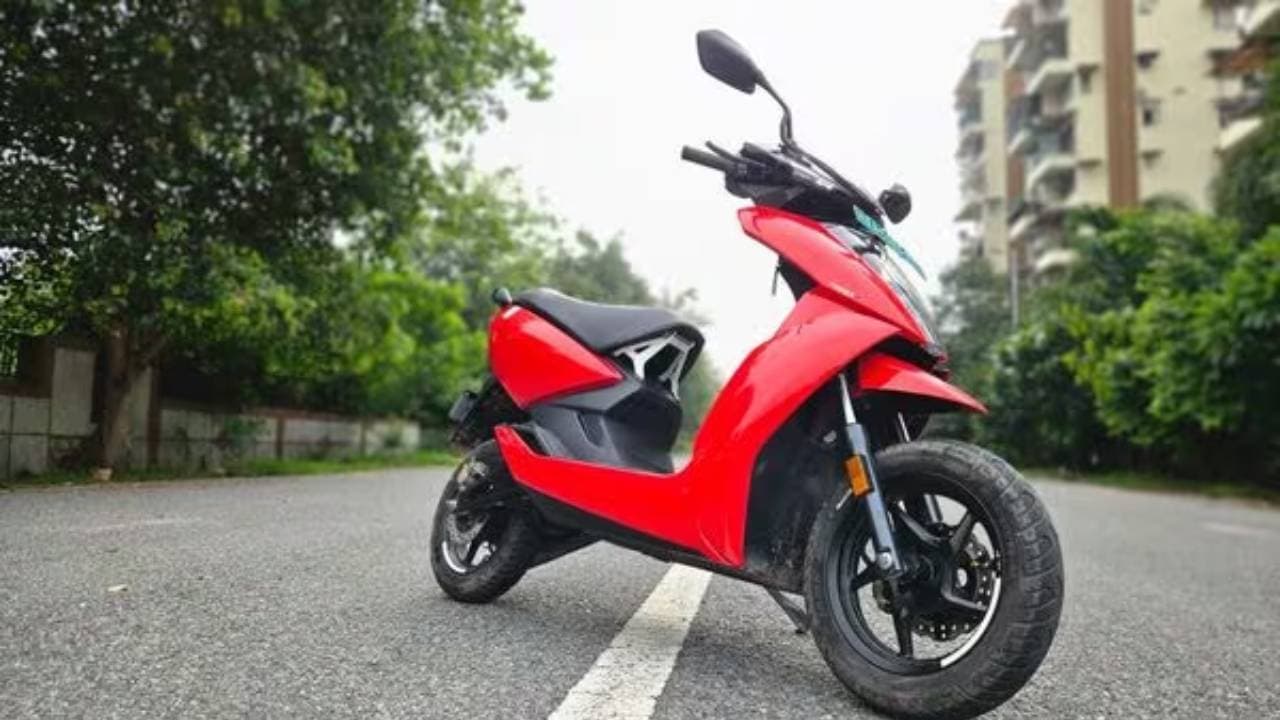 PHOTO : स्पोर्टी लुक ने एथर 450X इलेक्ट्रिक स्कूटर को बना दिया क्रेजी, देखें फोटो