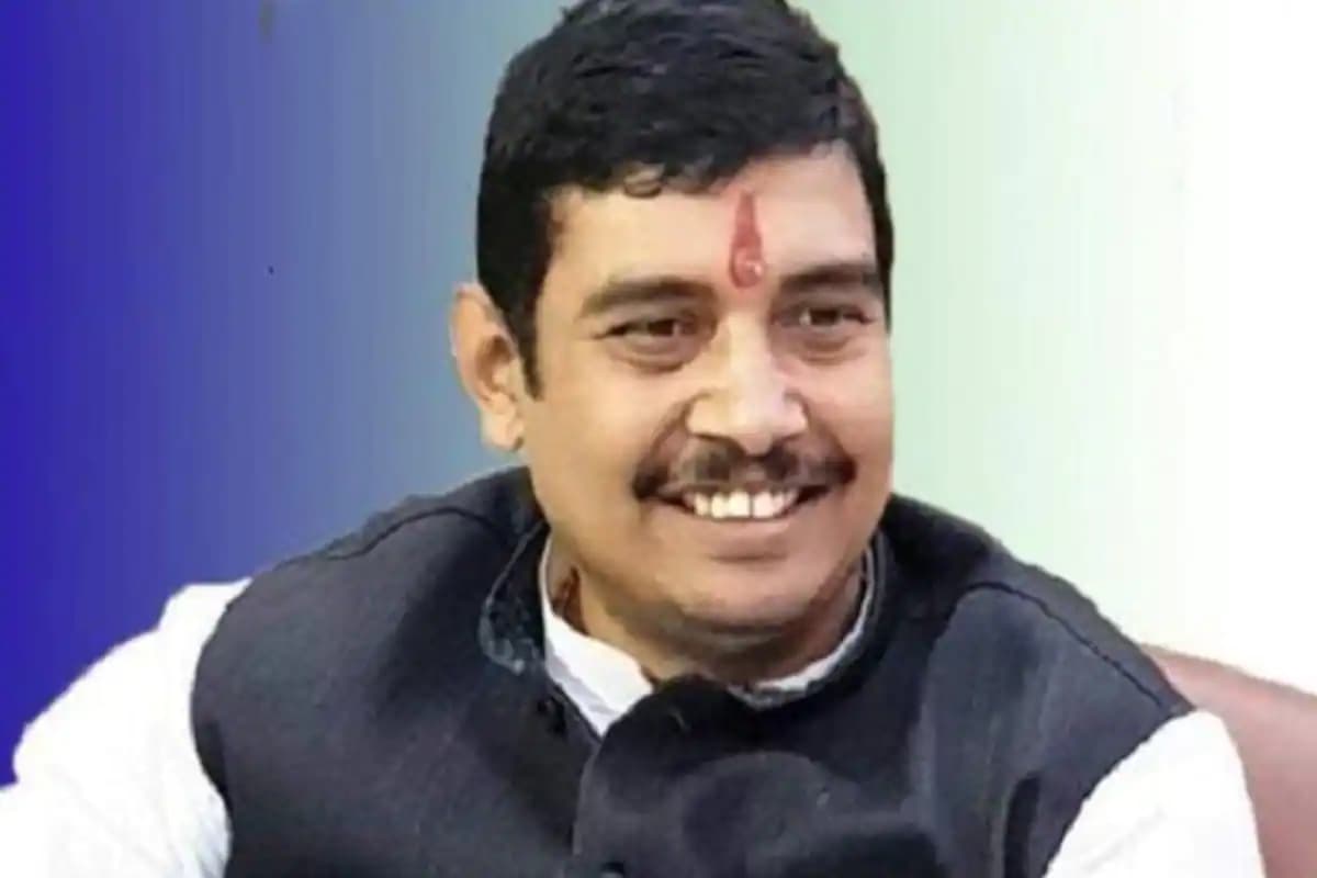 Atul Rai Rape Case: पीड़िता की मां चाहती हैं आरोपी सांसद की फांसी, पूर्व IPS अमिताभ ठाकुर से क्या है कनेक्शन?