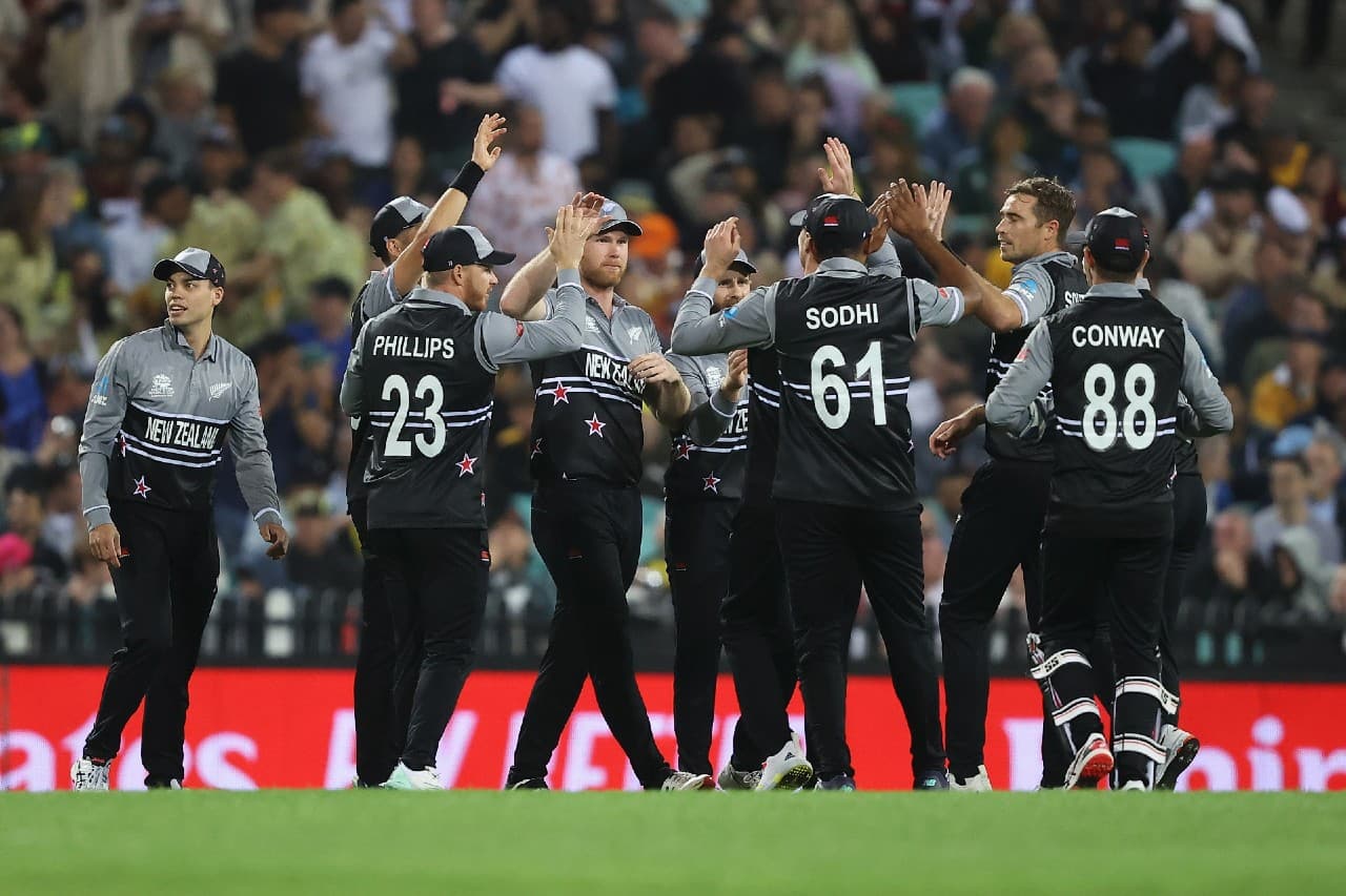 T20 World Cup: ऑस्ट्रेलिया की पहले मुकाबले में करारी हार, न्यूजीलैंड ने 89 रनों से जीता मैच T20 World Cup: ऑस्ट्रेलिया की पहले मुकाबले में करारी हार, न्यूजीलैंड ने 89 रनों से जीता मैच