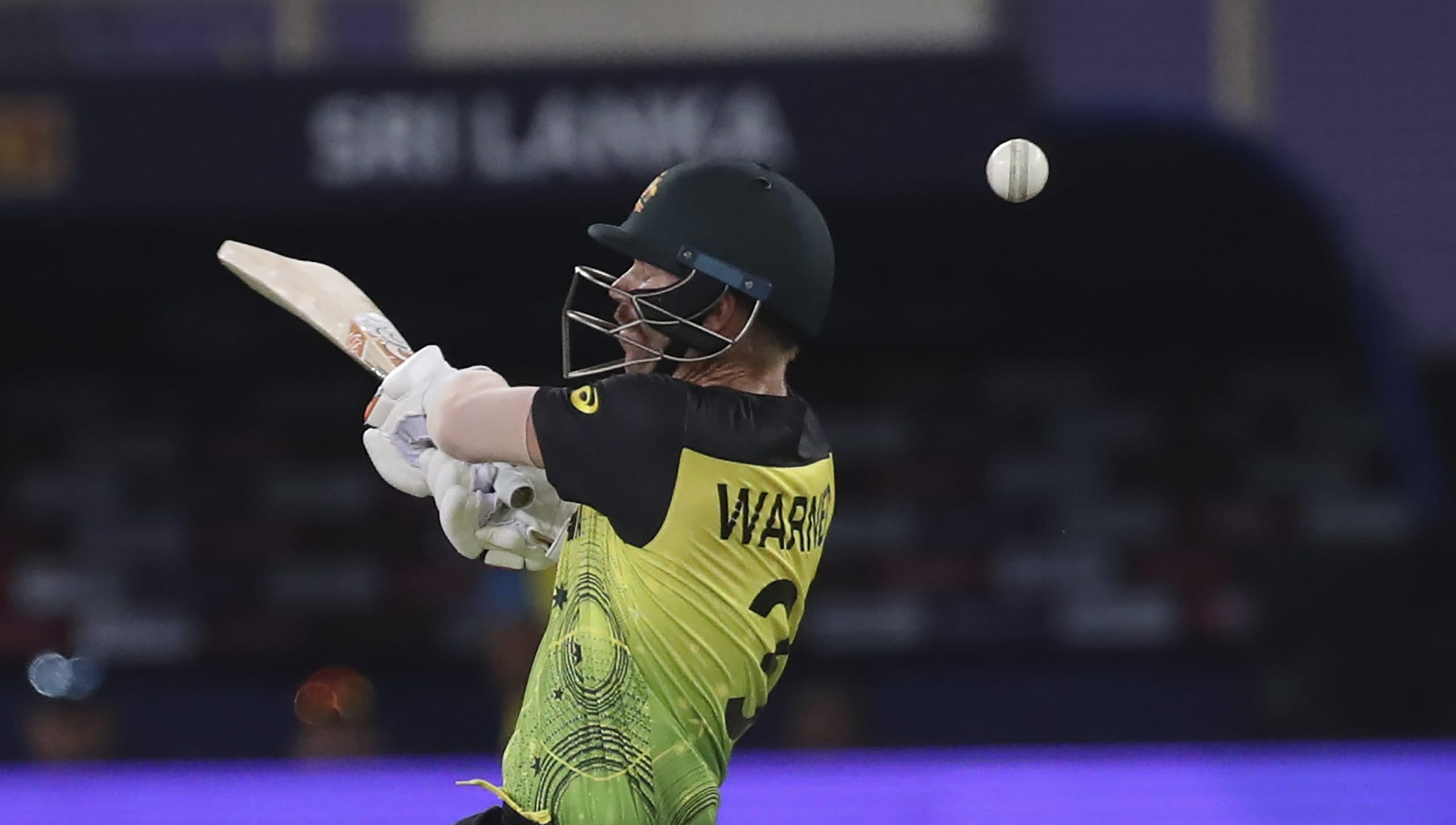 AUS vs SL T20 WC: लय में लौटे वार्नर, ऑस्ट्रेलिया ने श्रीलंका को 7 विकेट से हराया, प्वाइंट टेबल में लंबी छलांग