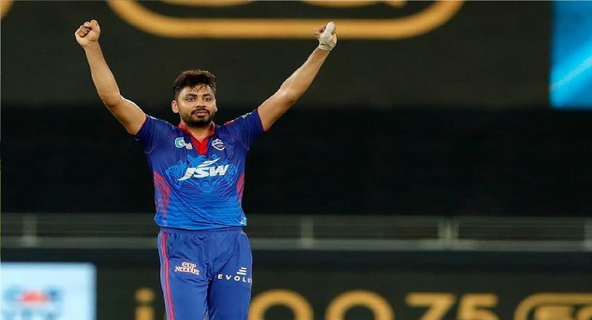 WI vs IND: आवेश खान को मिला डेब्यू का मौका, फैन्स ने कहा- क्या अर्शदीप सिंह केवल एक टूरिस्ट हैं