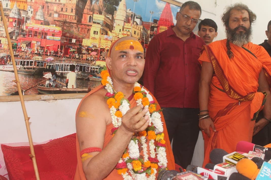 Gyanvapi Dispute: स्वामी अविमुक्तेश्वरानंद कल से गांव-गांव में जुटाएंगे शिवलिंंग की पूजा के लिए भक्त