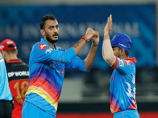 दिल्ली कैपिटल्स को बड़ा झटका, अक्षर पटेल कोरोना पॉजिटिव, IPL 2021 पर मंडराया खतरा