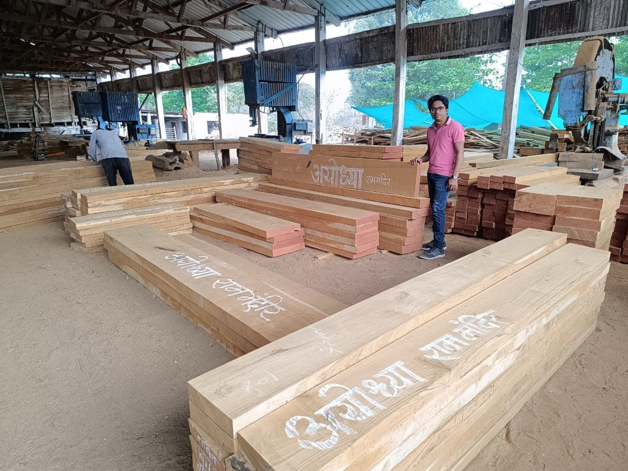 राम मंदिर: महाराष्ट्र के चंद्रपुर की लकड़ी से बनेगा गर्भगृह द्वार, पूजा अर्चना के बाद आज अयोध्या होगी रवाना