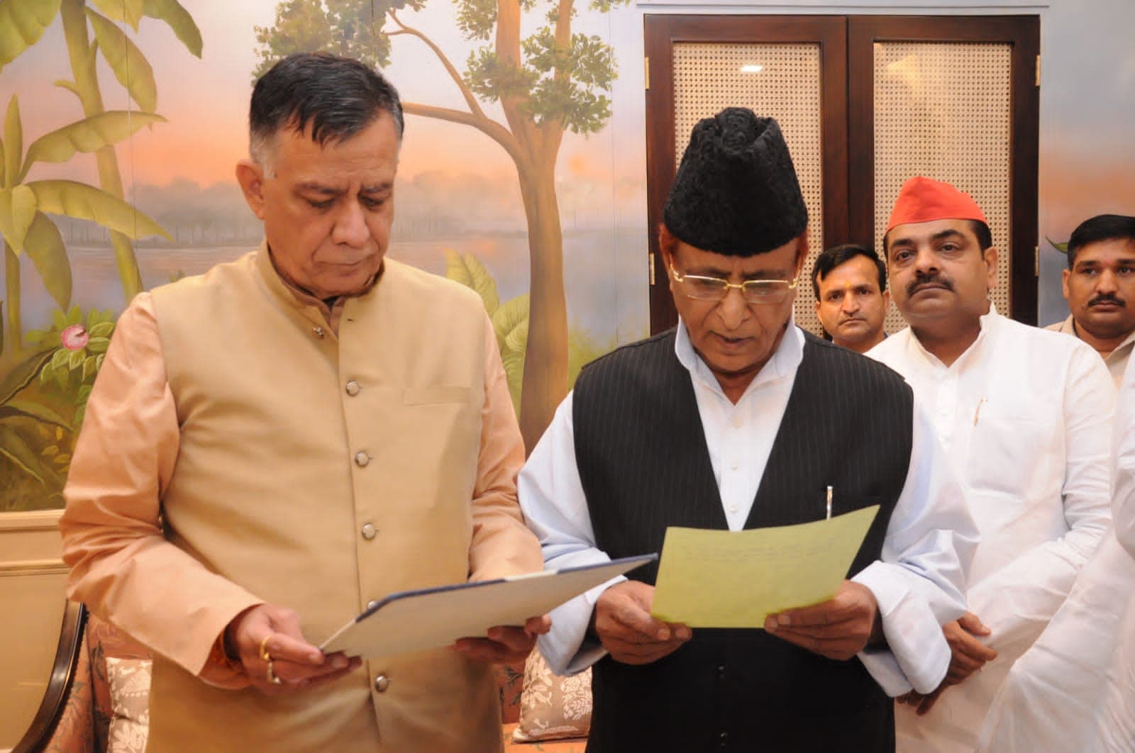 Bareilly News: ऐसे ही नाराज नहीं हैं आजम खां, सपा प्रमुख अखिलेश यादव के इन फैसलों से हैं खफा...