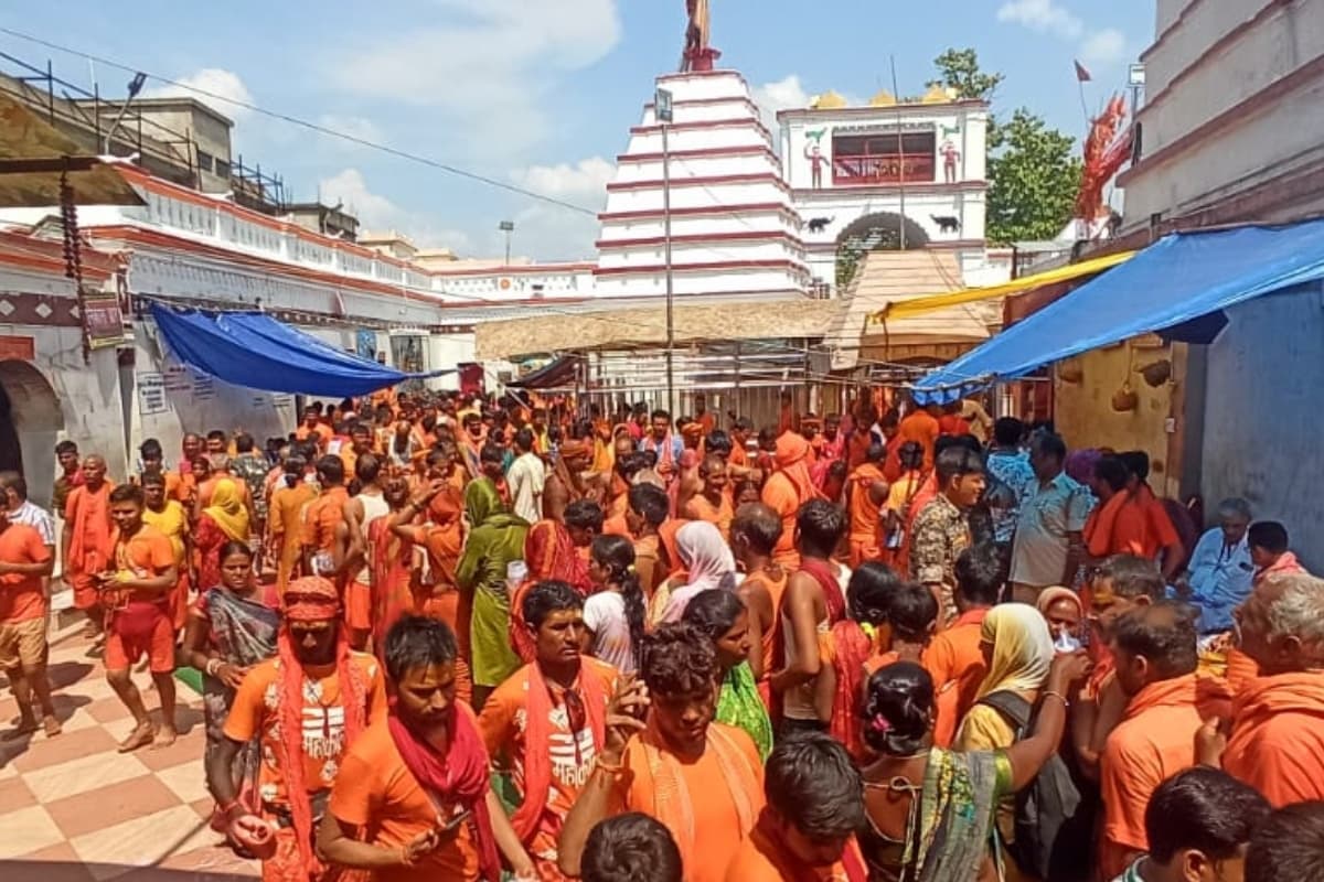 Shravani Mela 2023: बाबा फौजदारीनाथ का 40 हजार कांवरियों ने किया जलाभिषेक, शीघ्रदर्शनम से 1300 ने किया जलार्पण