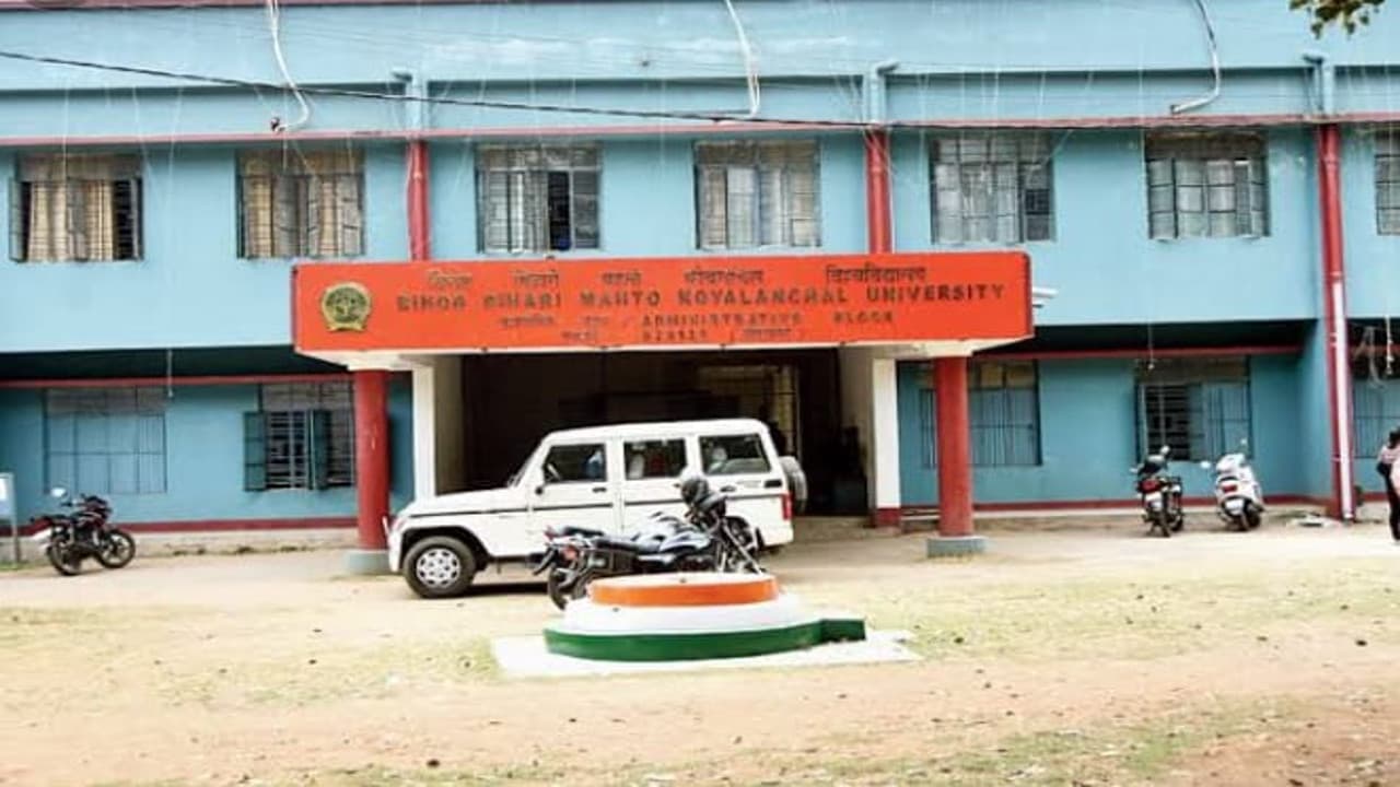 धनबाद के बीबीएमकेयू के पीजी के पांच विभागों में तय सीट से कम आए आवेदन, कॉमर्स व हिस्ट्री की बढ़ी डिमांड