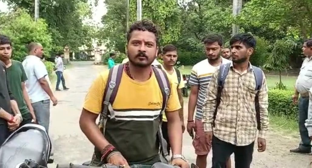 BHU के संस्कृत विद्या धर्म विज्ञान संकाय में हंगामा, छात्र ने लगाया डीन पर दाख‍िले में धांधली का आरोप
